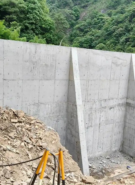 郑州邙山区重力式挡土墙